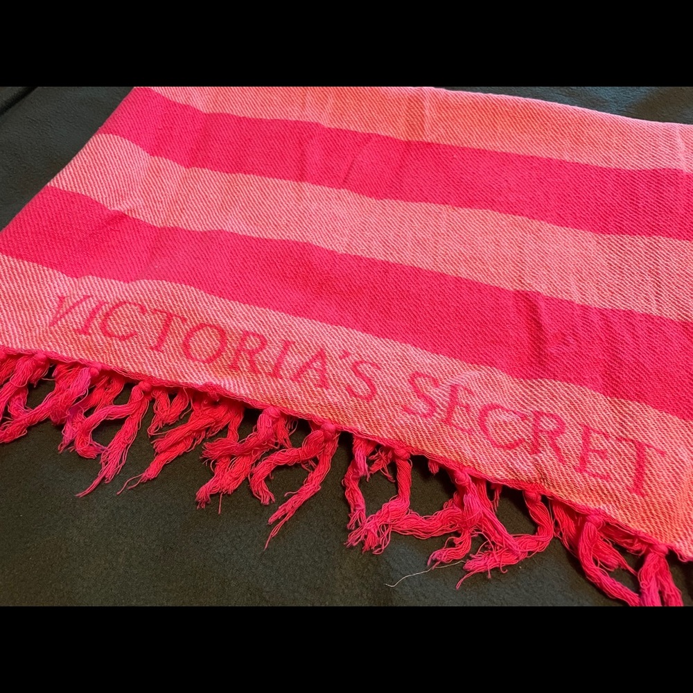 Victoria’s Secret Beach Blanket - Picture 2 of 9